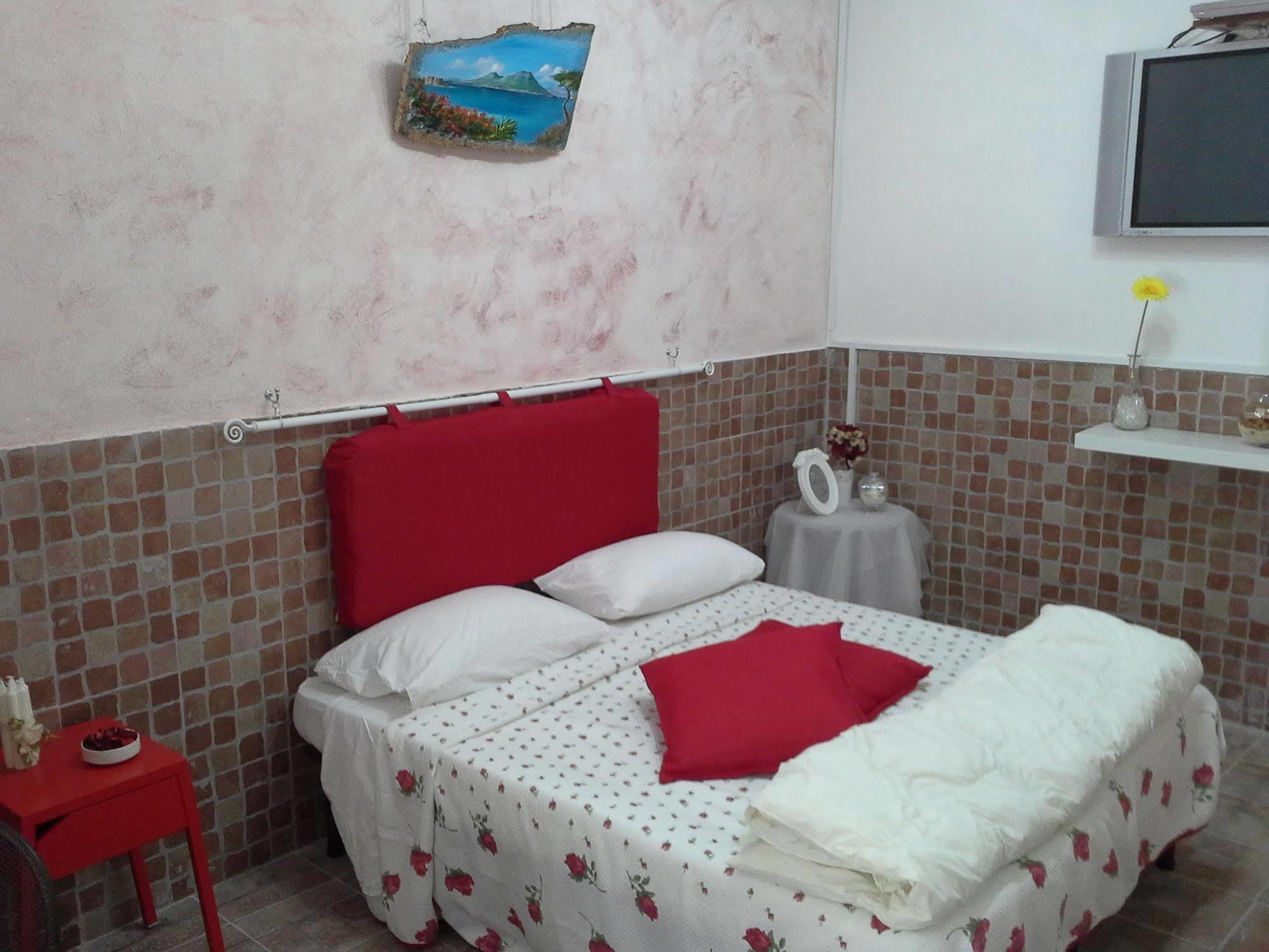 Bed and Breakfast I Giardini Di Capodimonte 2 Неаполь Экстерьер фото
