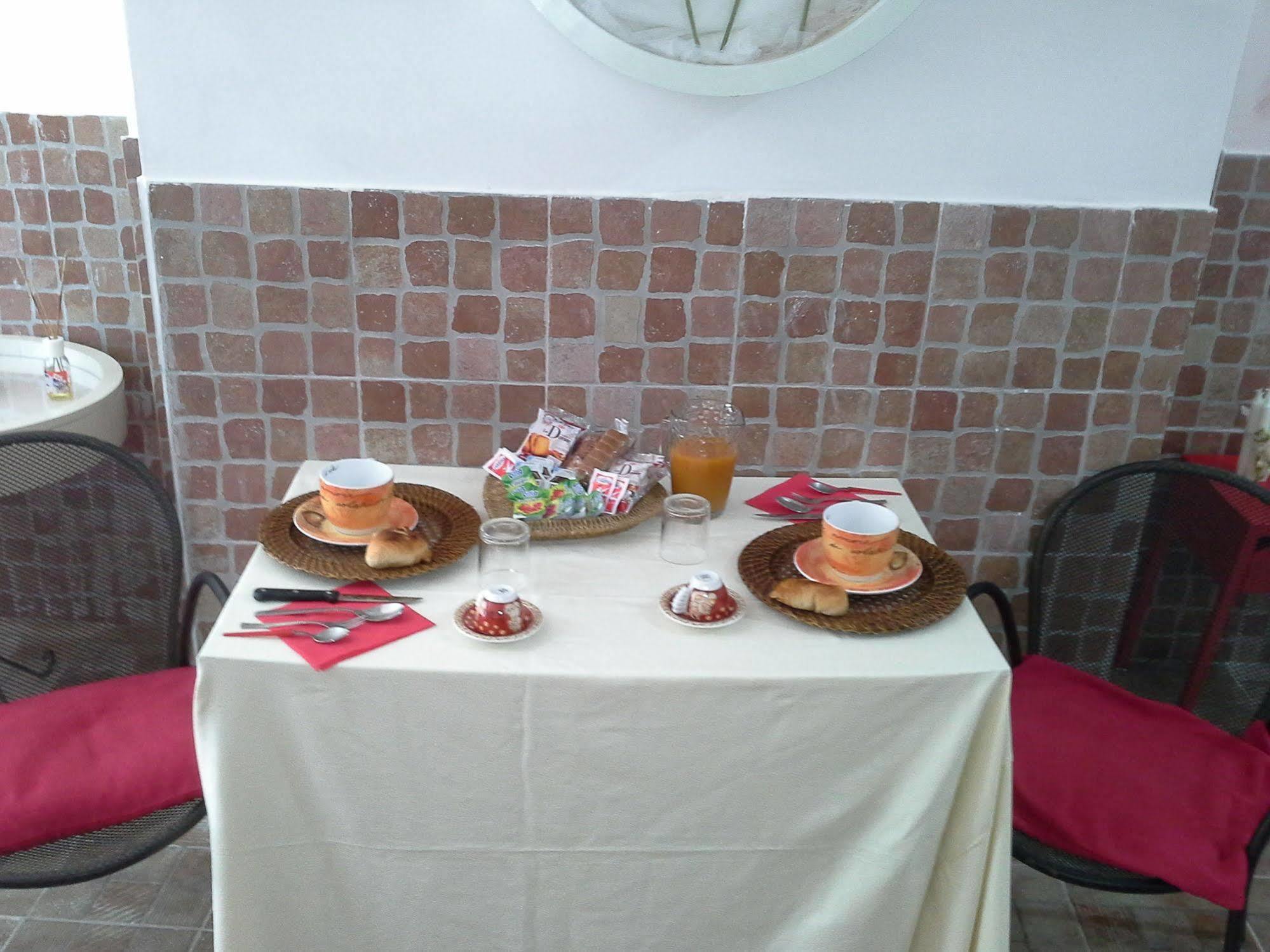 Bed and Breakfast I Giardini Di Capodimonte 2 Неаполь Экстерьер фото