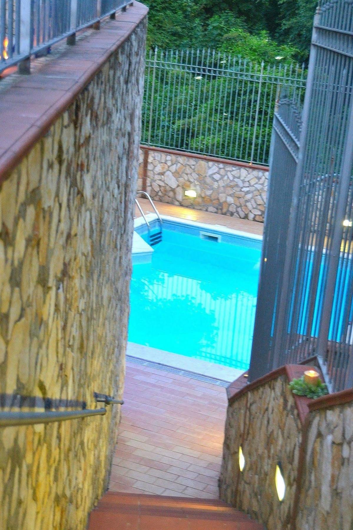 Bed and Breakfast I Giardini Di Capodimonte 2 Неаполь Экстерьер фото