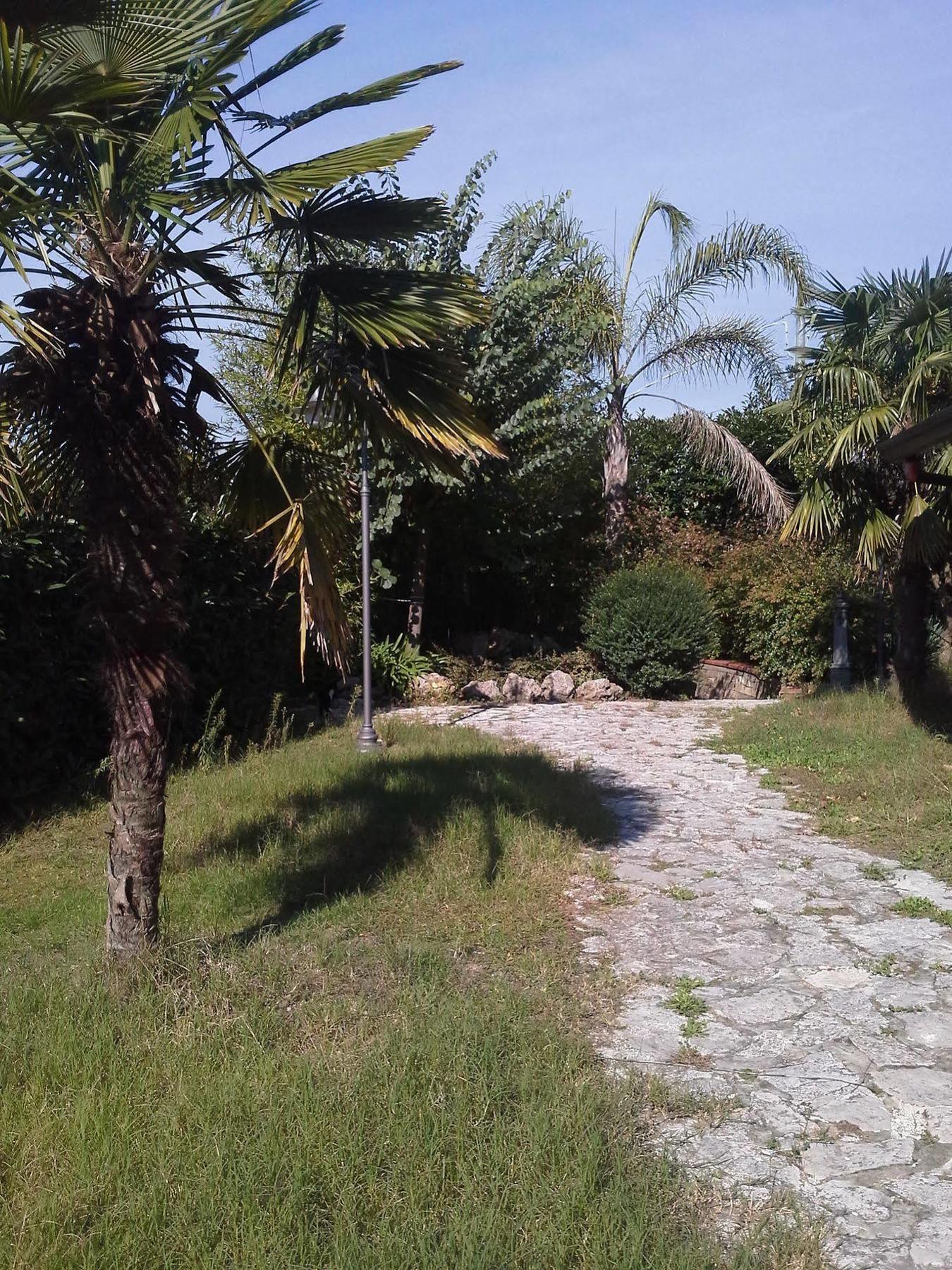 Bed and Breakfast I Giardini Di Capodimonte 2 Неаполь Экстерьер фото