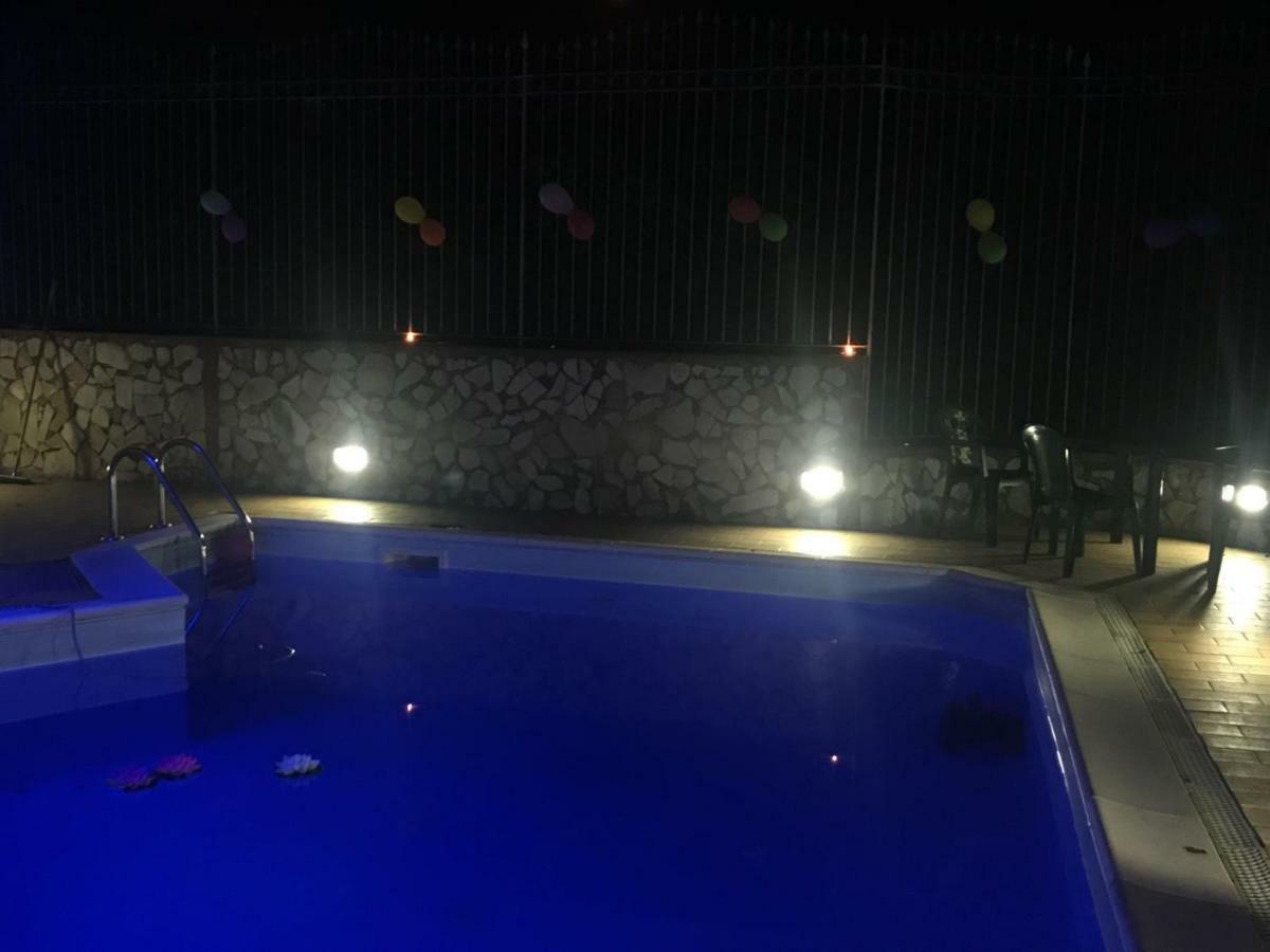 Bed and Breakfast I Giardini Di Capodimonte 2 Неаполь Экстерьер фото